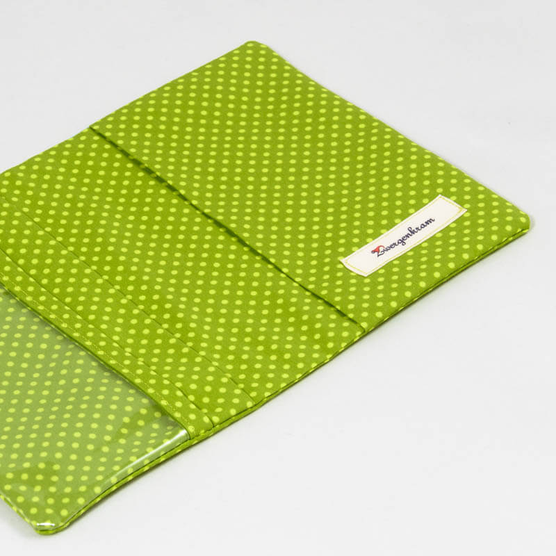 Mutterpasshülle Motiv Äpfel Farbe blau-grün offen Mutterpasshülle Motiv Äpfel Farbe blau-grün offen